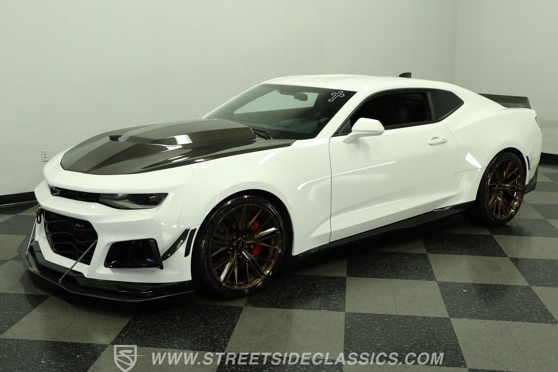 Used 2018 Chevrolet Camaro ZL1 RWD image 6