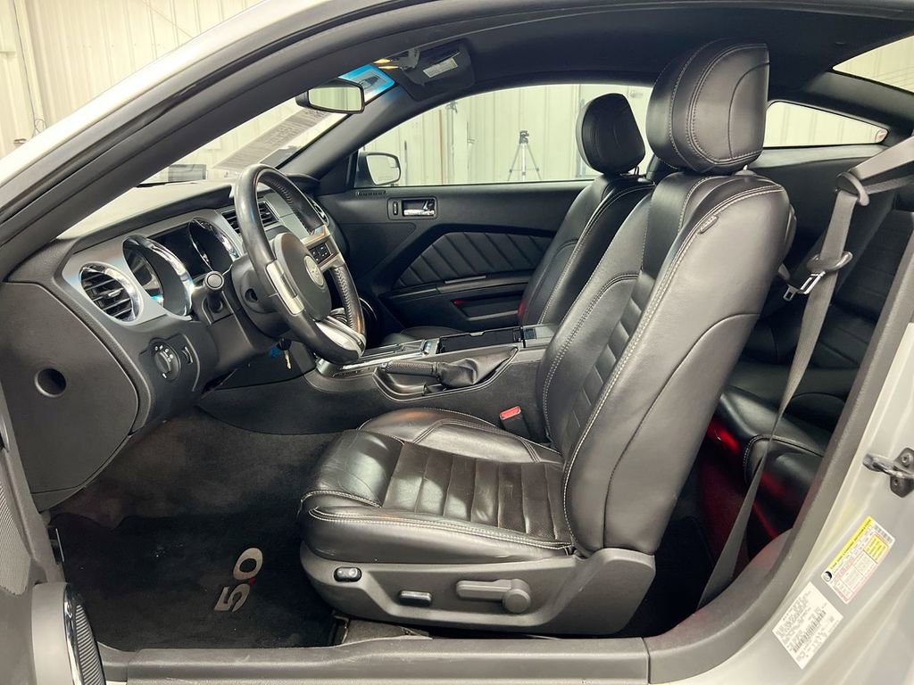 Used 2013 Ford Mustang GT Premium image 19