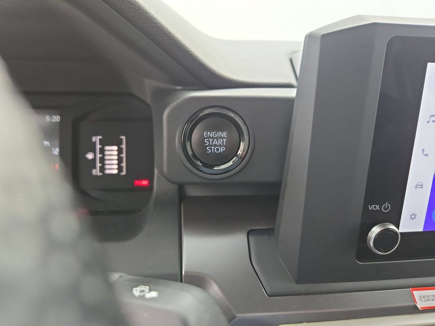 Certified 2025 Toyota Tacoma SR5 AWD/4WD image 26