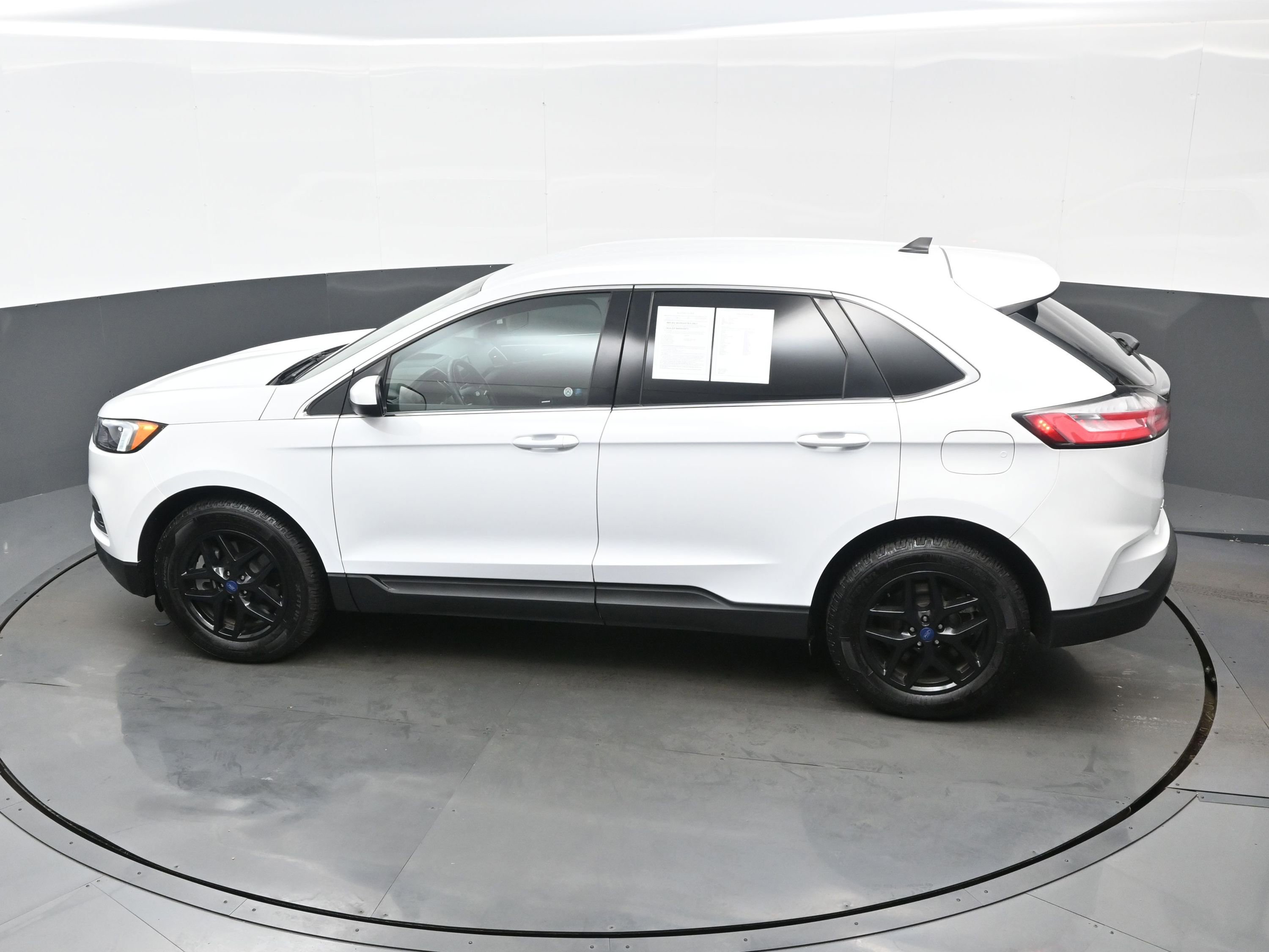 Used 2022 Ford Edge SEL image 34