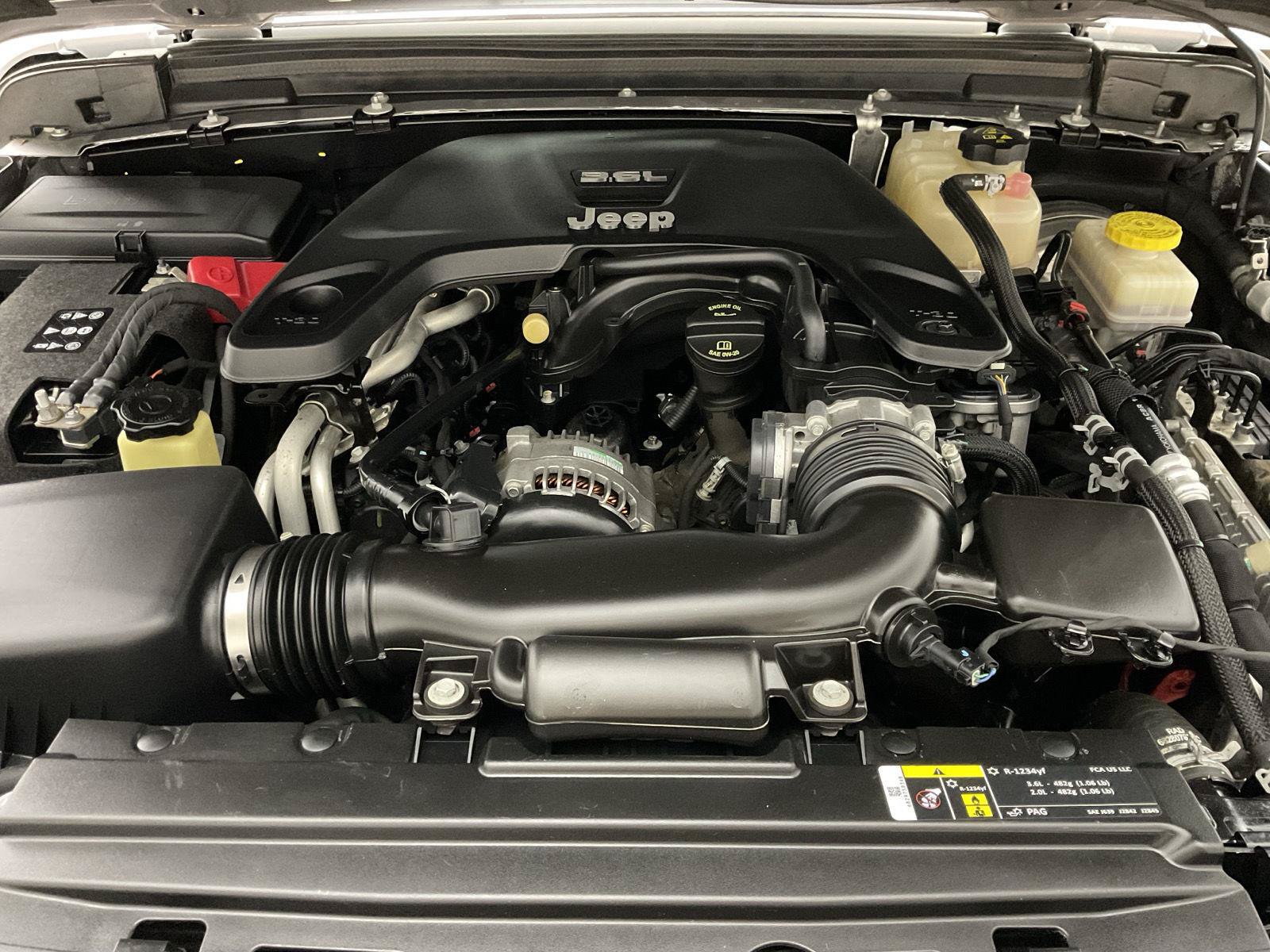 Used 2018 Jeep Wrangler Unlimited Sport S AWD/4WD image 19