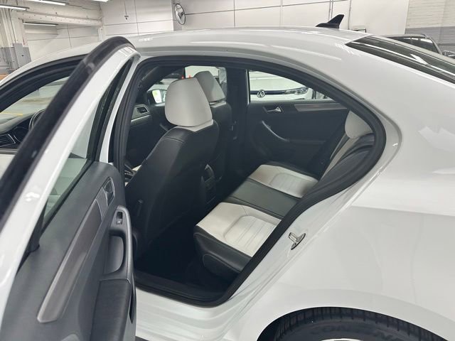 Used 2016 Volkswagen Jetta Sport w/ Lighting Package FWD image 9