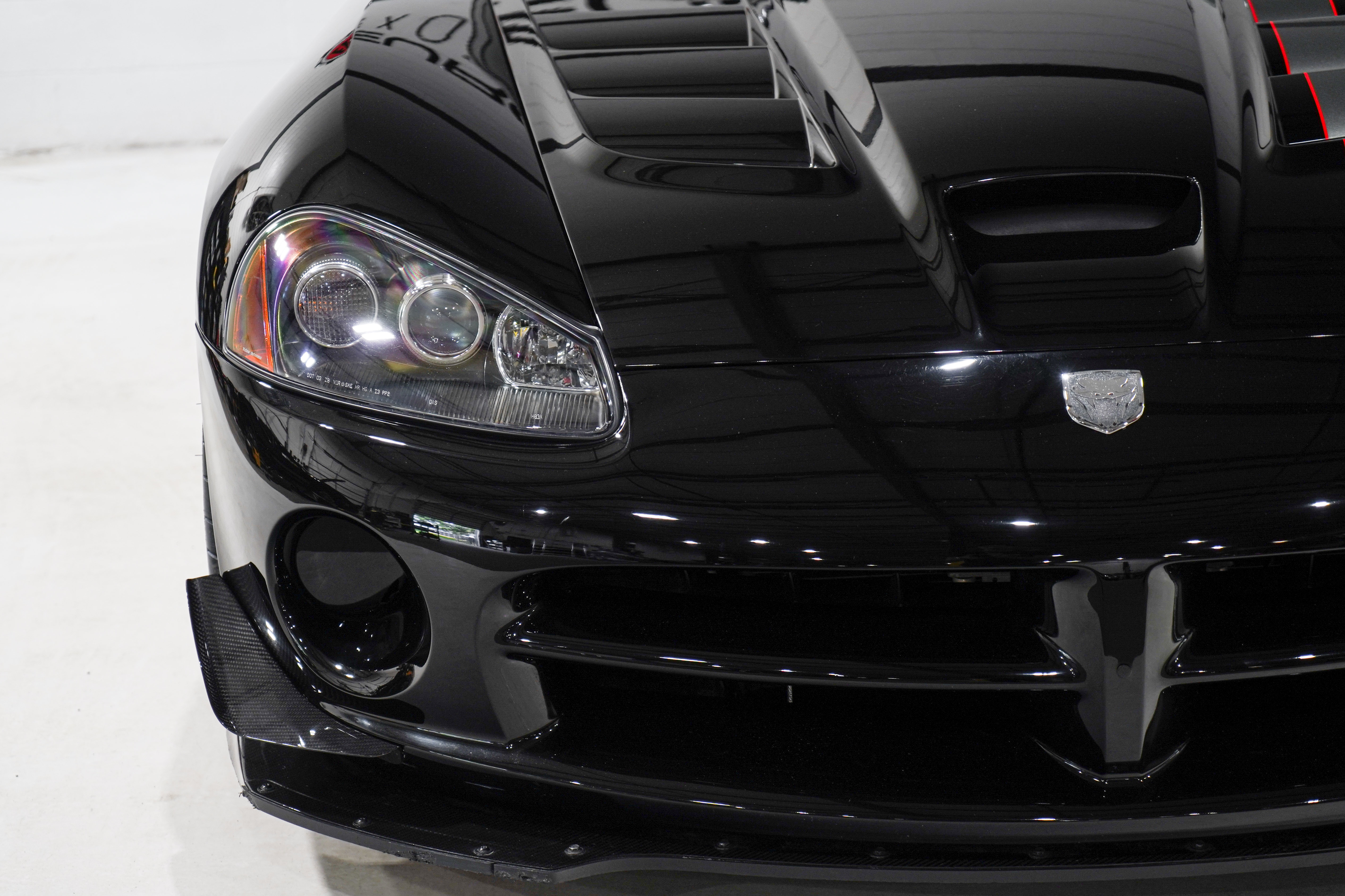 Used 2010 Dodge Viper ACR RWD image 28