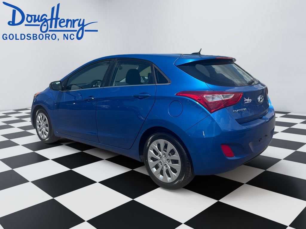 Used 2017 Hyundai Elantra GT FWD image 3