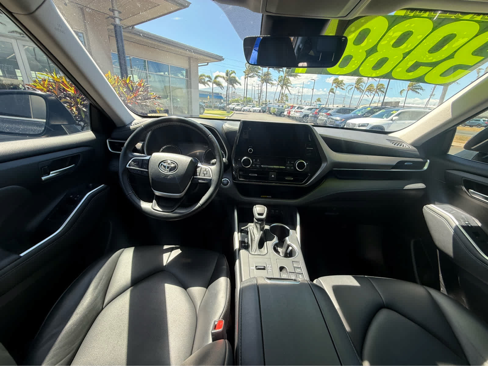 Used 2023 Toyota Highlander XLE FWD image 12