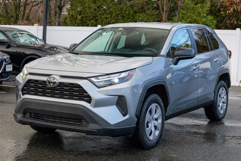Used 2024 Toyota RAV4 LE AWD/4WD image 3