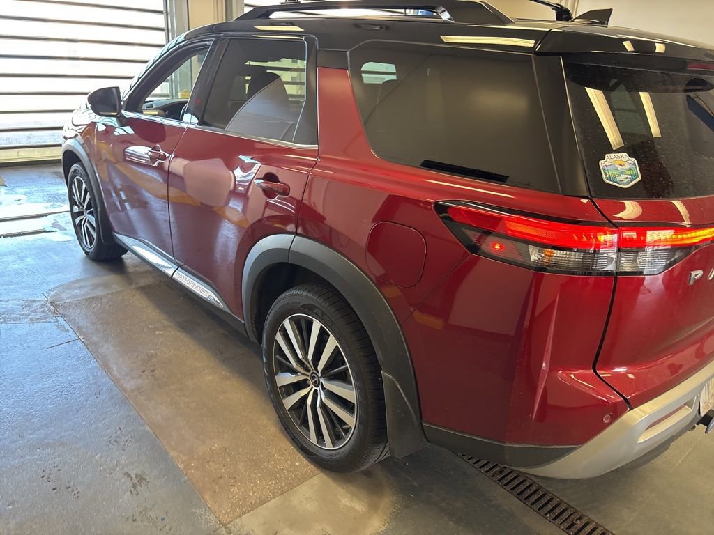 Used 2022 Nissan Pathfinder Platinum w/ Cargo Package image 5