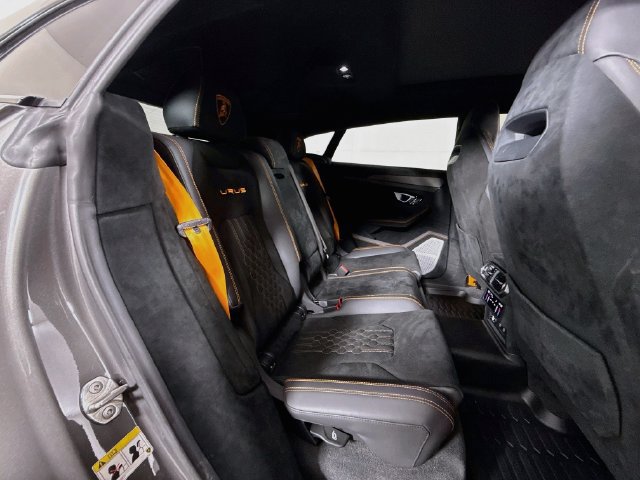 Used 2023 Lamborghini Urus Performante AWD/4WD image 29