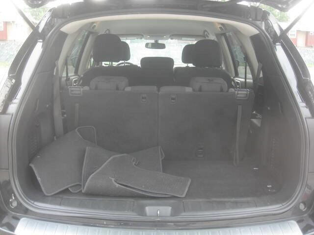 Used 2017 Nissan Pathfinder SV w/ SV Cold Weather Package image 12