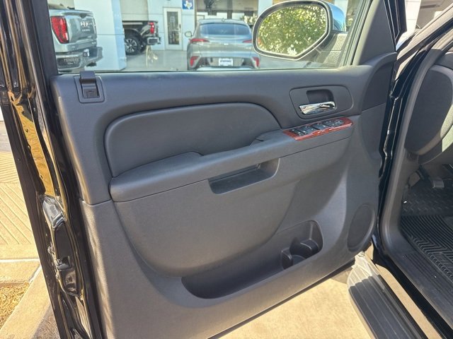 Used 2010 Chevrolet Avalanche LT w/ Texas Edition image 17