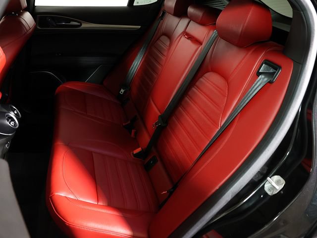 Used 2023 Alfa Romeo Stelvio Veloce AWD/4WD image 14