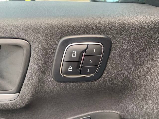 Used 2025 Ford Escape Platinum AWD/4WD image 14
