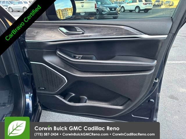 Used 2024 Jeep Grand Cherokee L Limited w/ Black Appearance Package AWD/4WD image 18