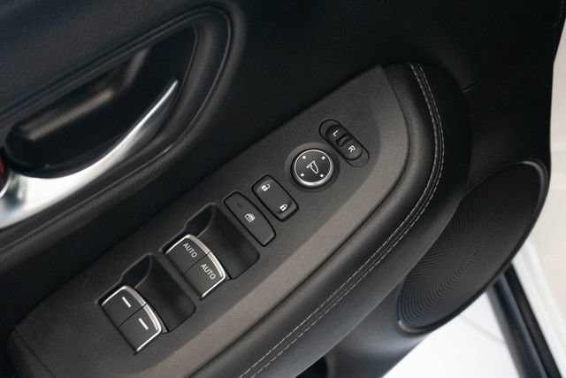 Used 2025 Honda HR-V EX-L image 5