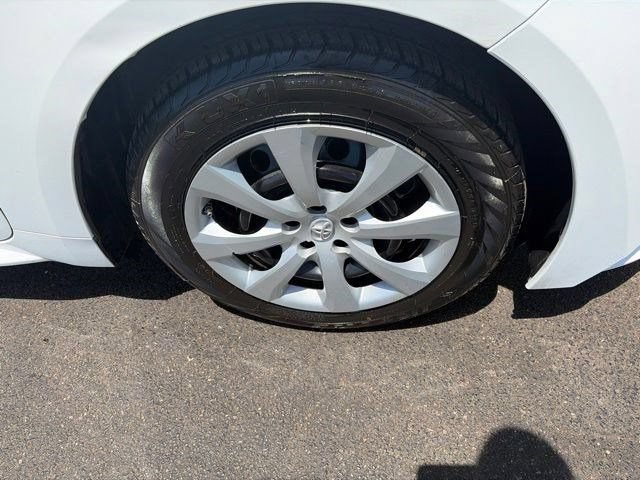 Used 2023 Toyota Corolla LE FWD image 39