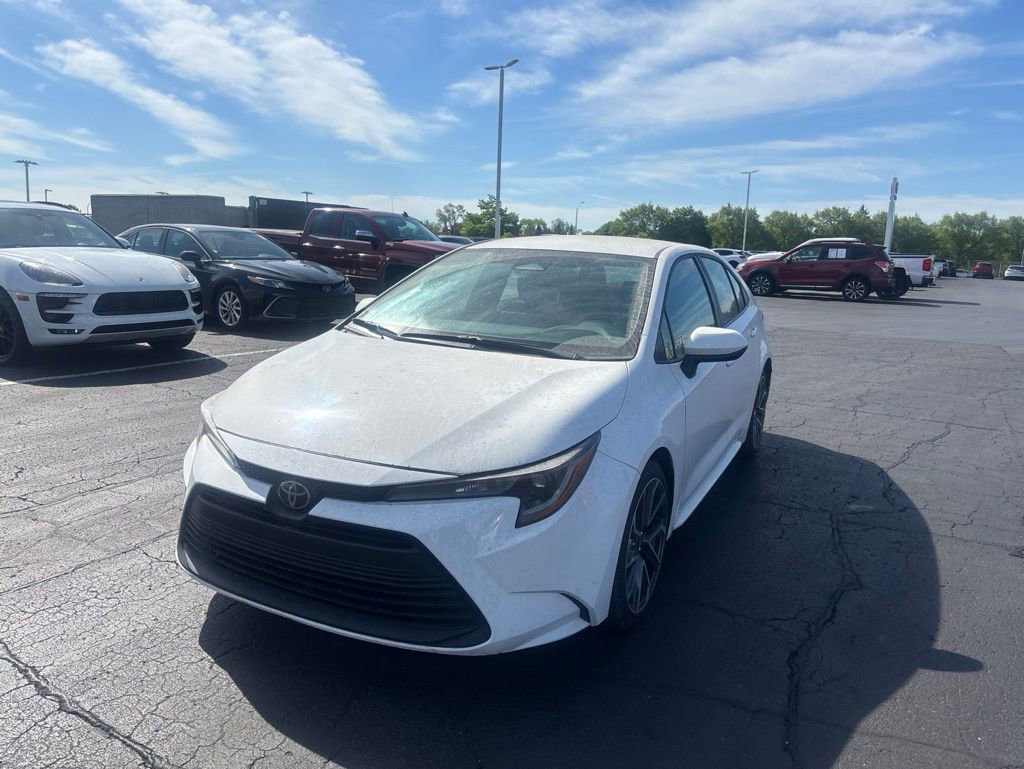 Used 2024 Toyota Corolla LE FWD image 2
