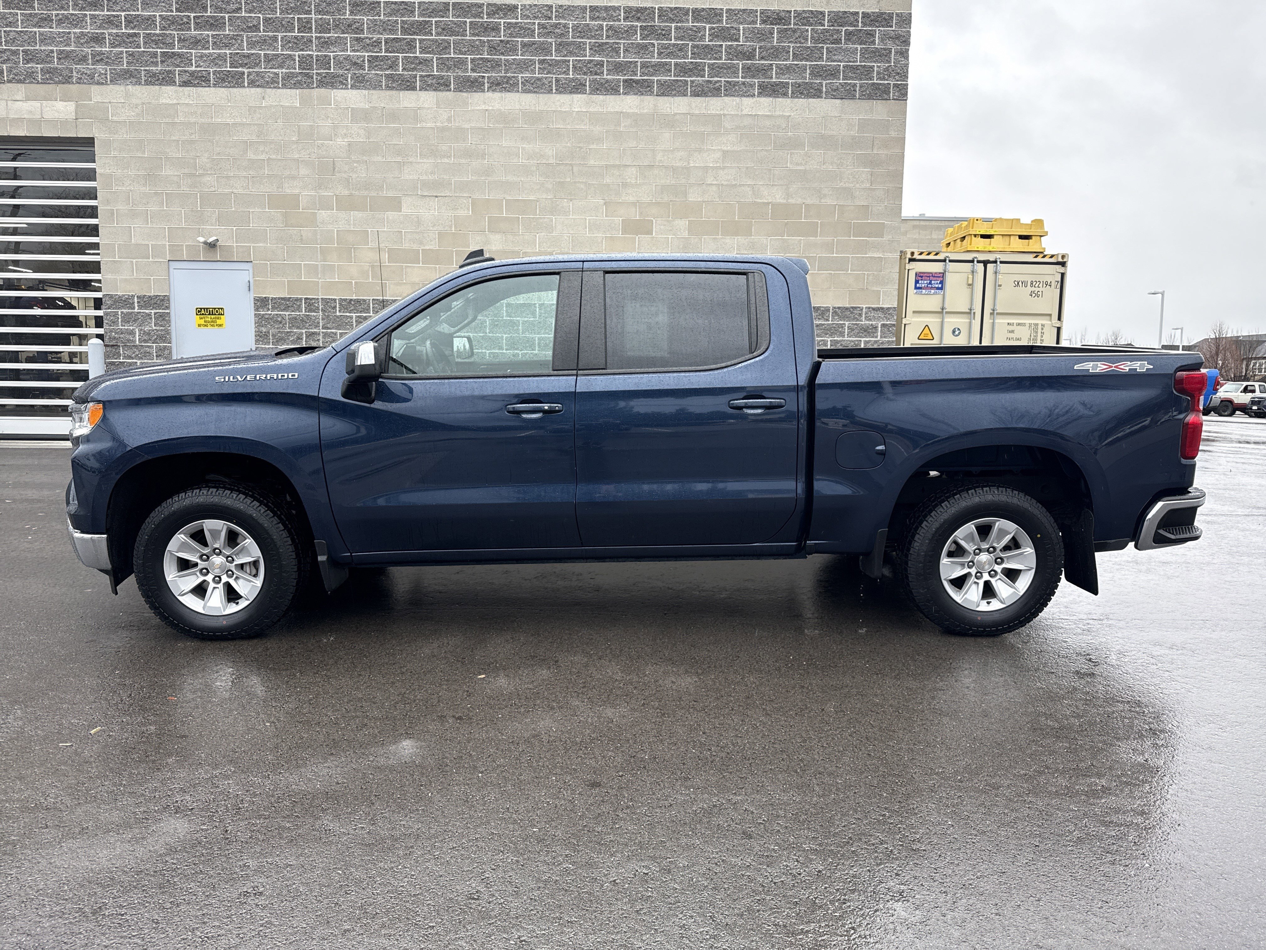 Used 2023 Chevrolet Silverado 1500 LT w/ Convenience Package II image 3