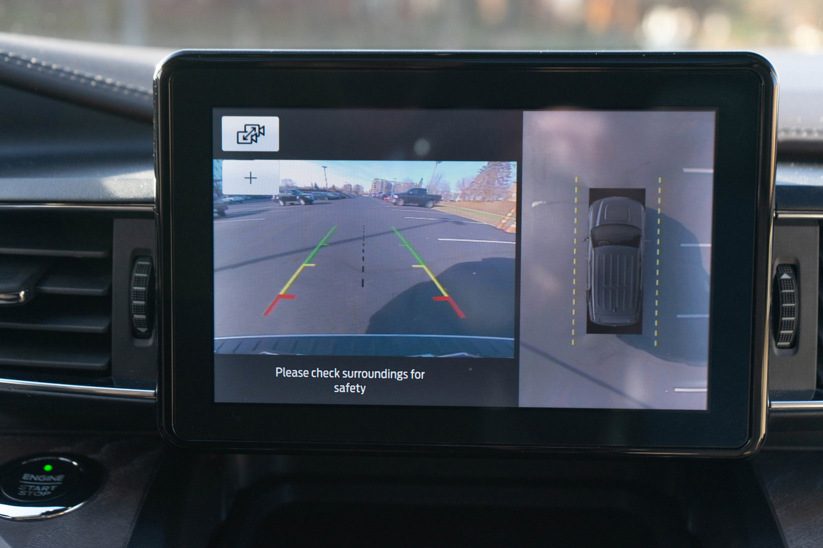 Used 2020 Ford Explorer Platinum image 12