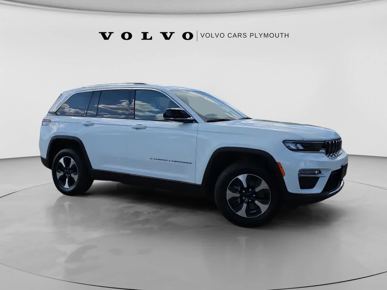 Used 2023 Jeep Grand Cherokee 4WD 4xe image 1