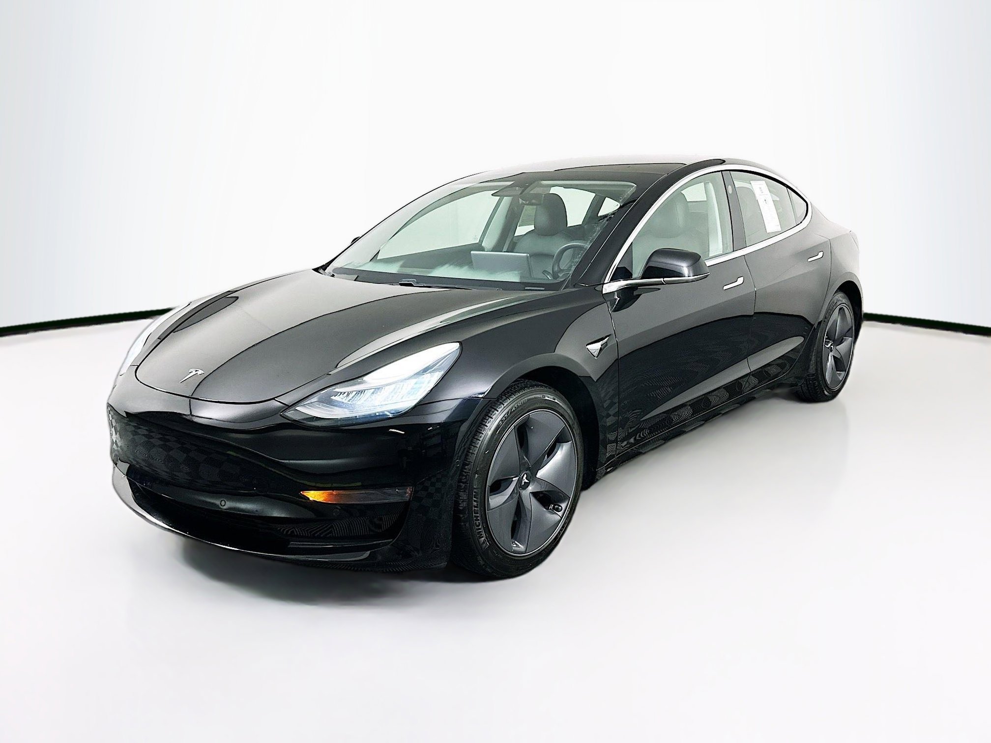 Used 2020 Tesla Model 3 Standard Range Plus image 3
