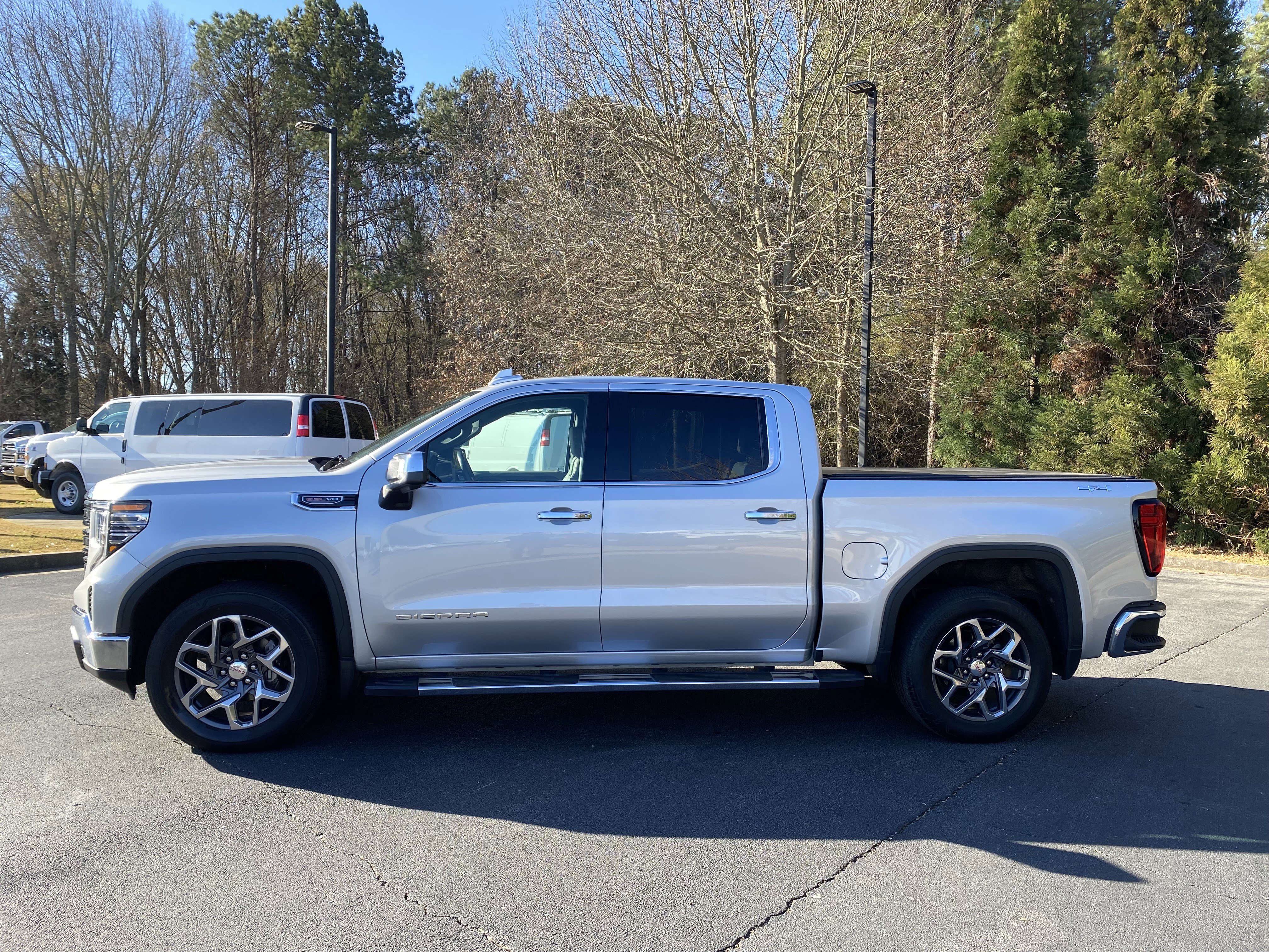 Used 2022 GMC Sierra 1500 SLT w/ SLT Premium Package image 6