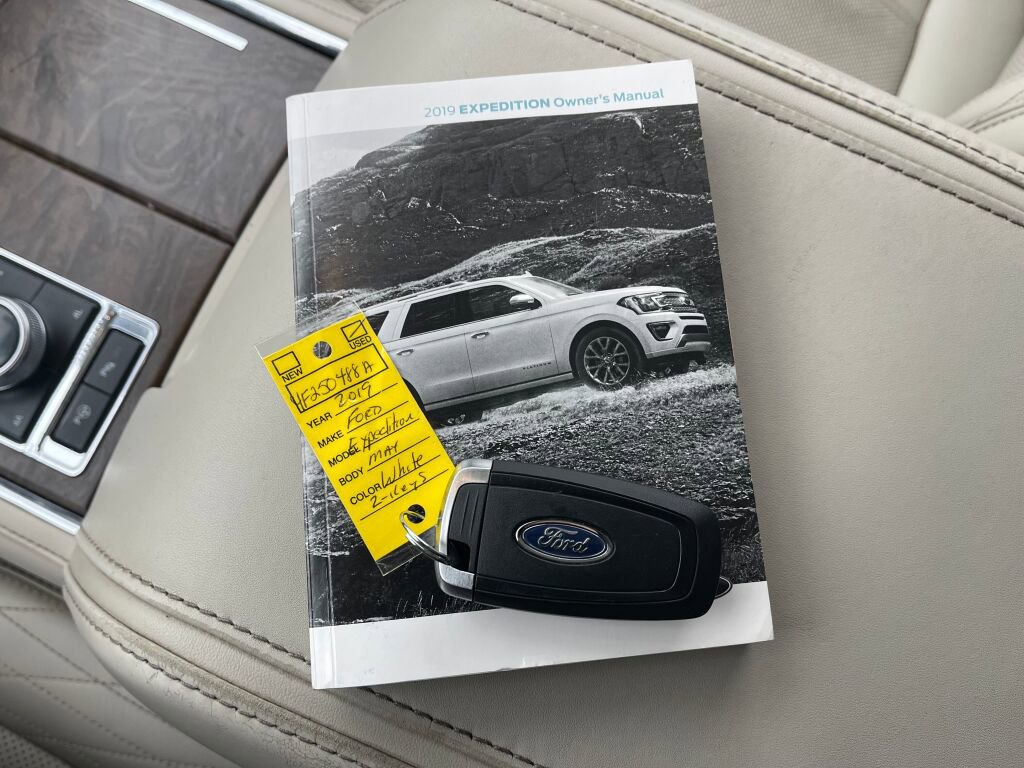 Used 2019 Ford Expedition Max Platinum image 4