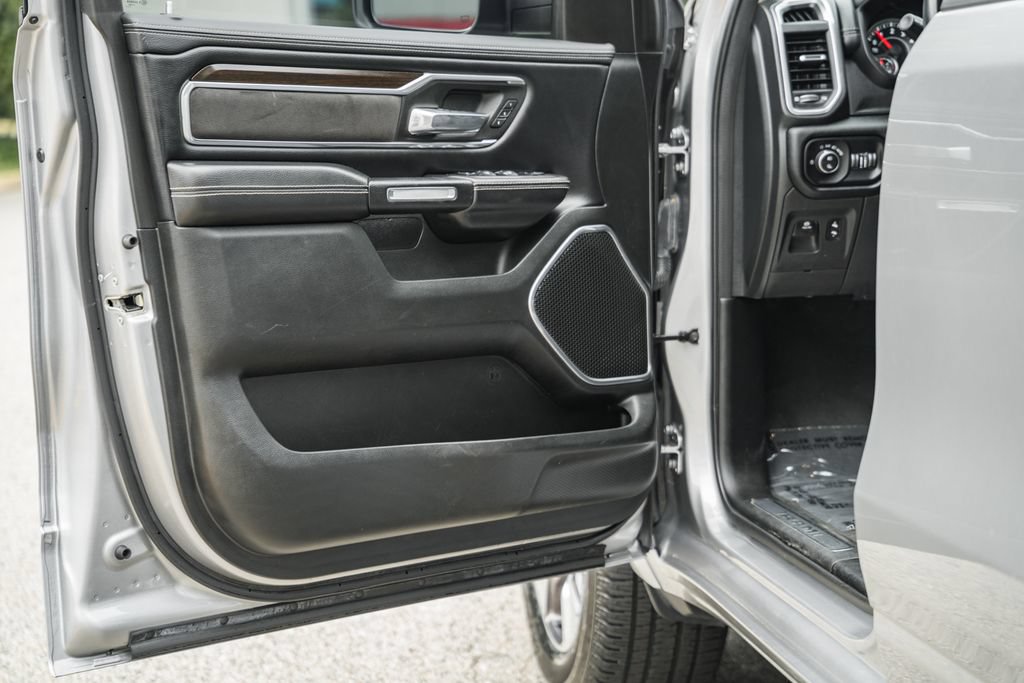 Used 2022 RAM 1500 Laramie AWD/4WD image 39