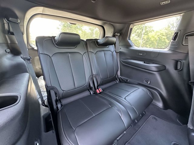 New 2026 Jeep Grand Cherokee L Limited w/ Luxury Tech Group II AWD/4WD image 26