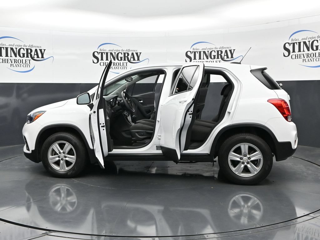 Used 2022 Chevrolet Trax LS w/ Tint and Cruise Package AWD/4WD image 37