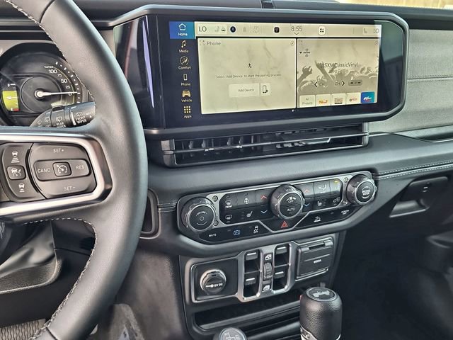 Used 2025 Jeep Wrangler Unlimited Sahara image 10