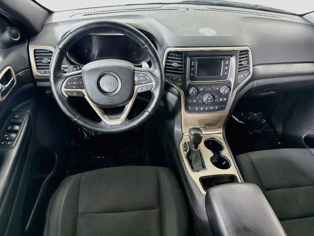Used 2017 Jeep Grand Cherokee Laredo w/ Quick Order Package 23E AWD/4WD image 4