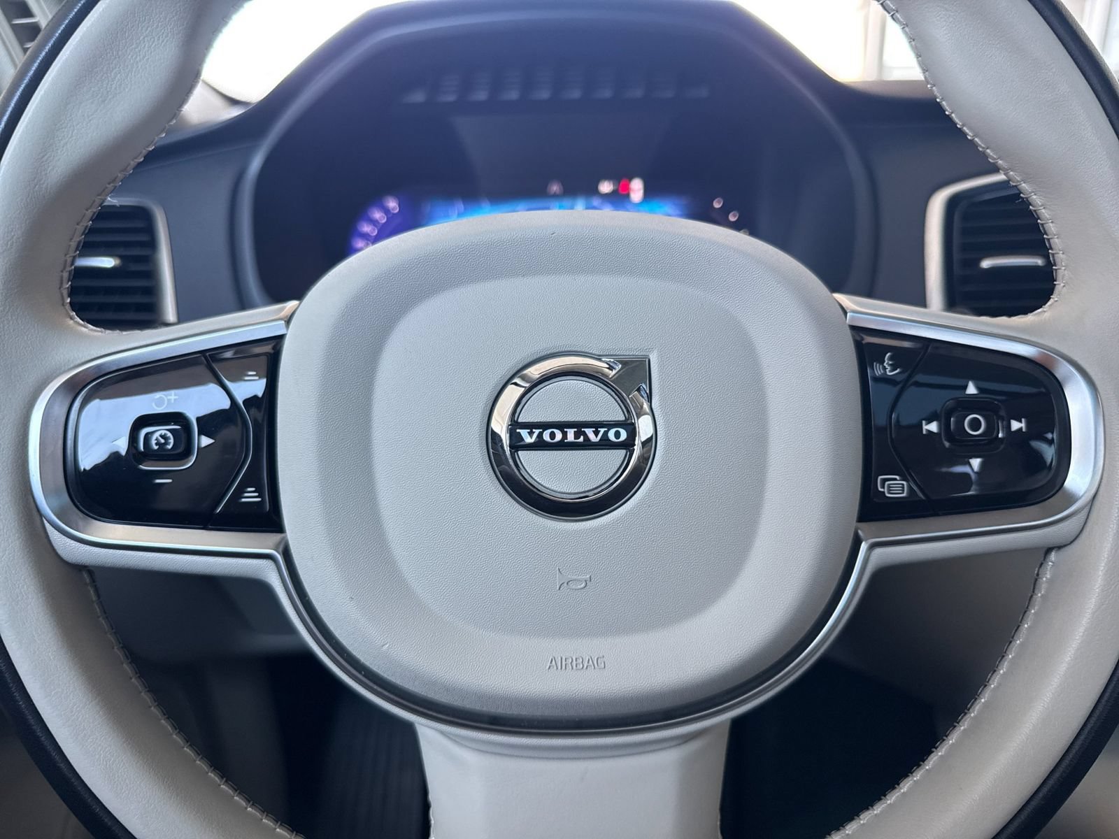 Certified 2024 Volvo XC90 T8 Plus w/ Protection Package Premier AWD/4WD image 27