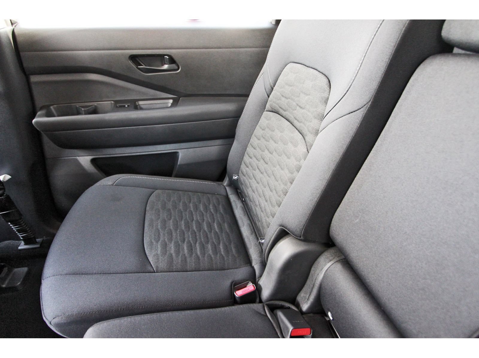Certified 2025 Nissan Pathfinder SV FWD image 15