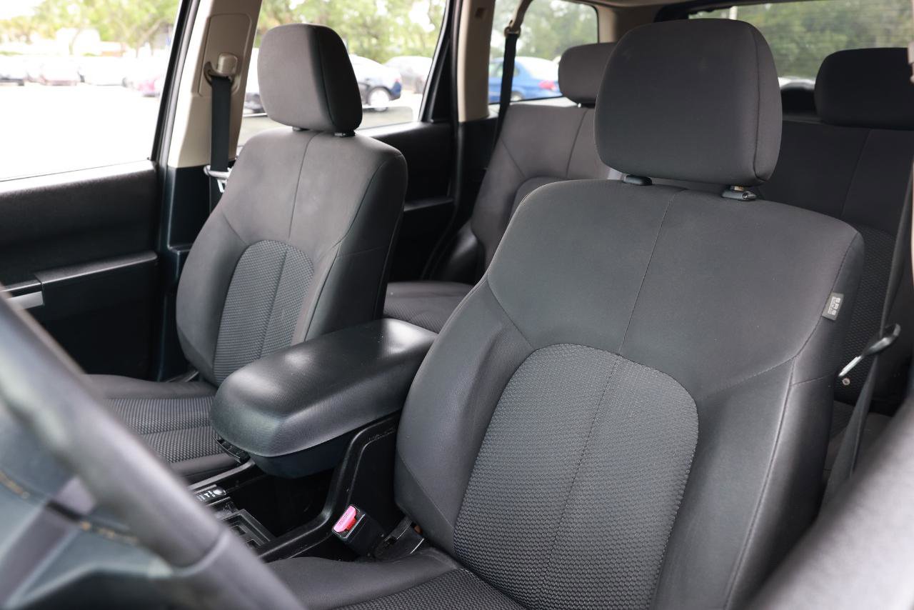 Used 2011 Mitsubishi Endeavor LS AWD/4WD image 6
