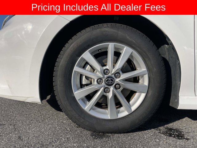 Used 2025 Toyota Camry LE FWD image 9