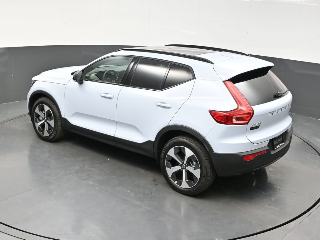 New 2026 Volvo XC40 B5 Plus w/ Climate Package AWD/4WD image 39