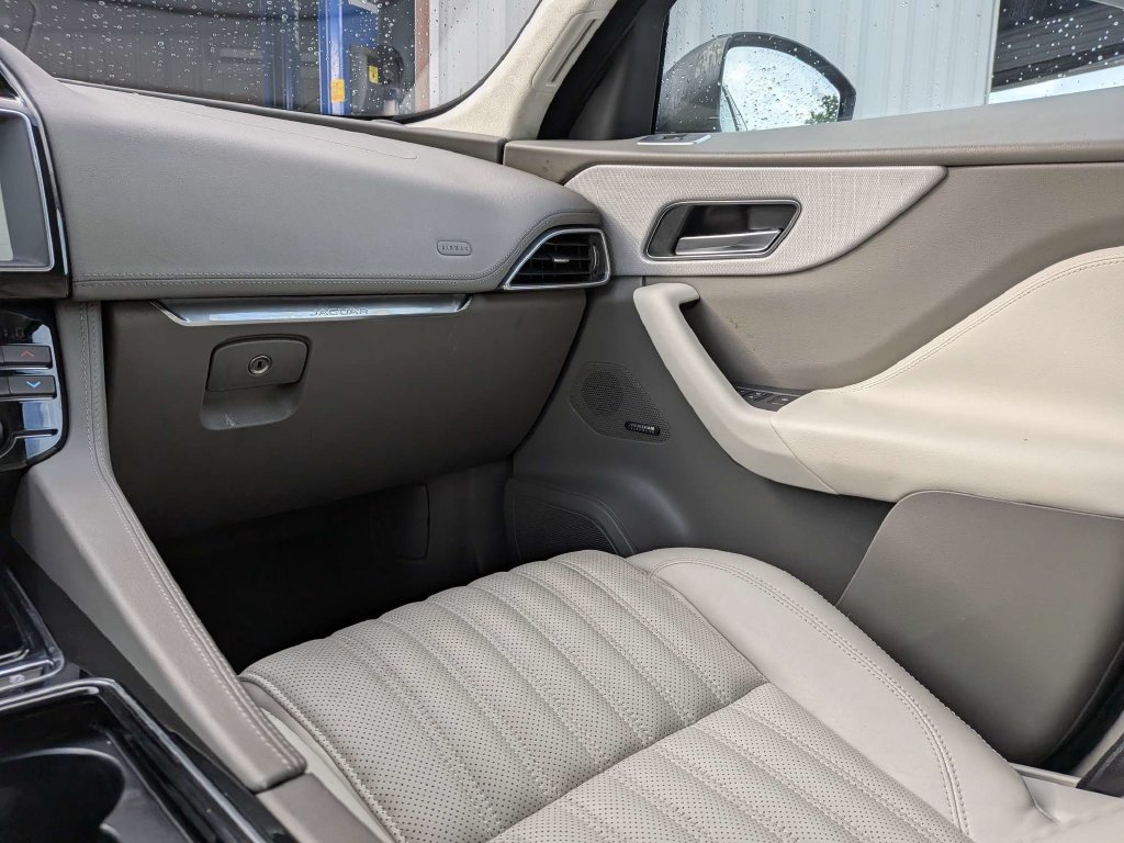 Used 2020 Jaguar F-PACE Portfolio AWD/4WD image 16