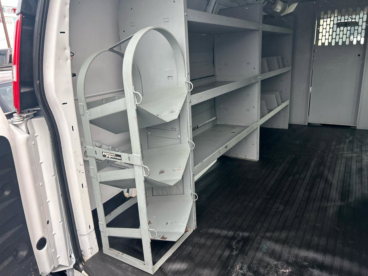 Used 2018 GMC Savana 2500 w/ Driver Convenience Package RWD image 6