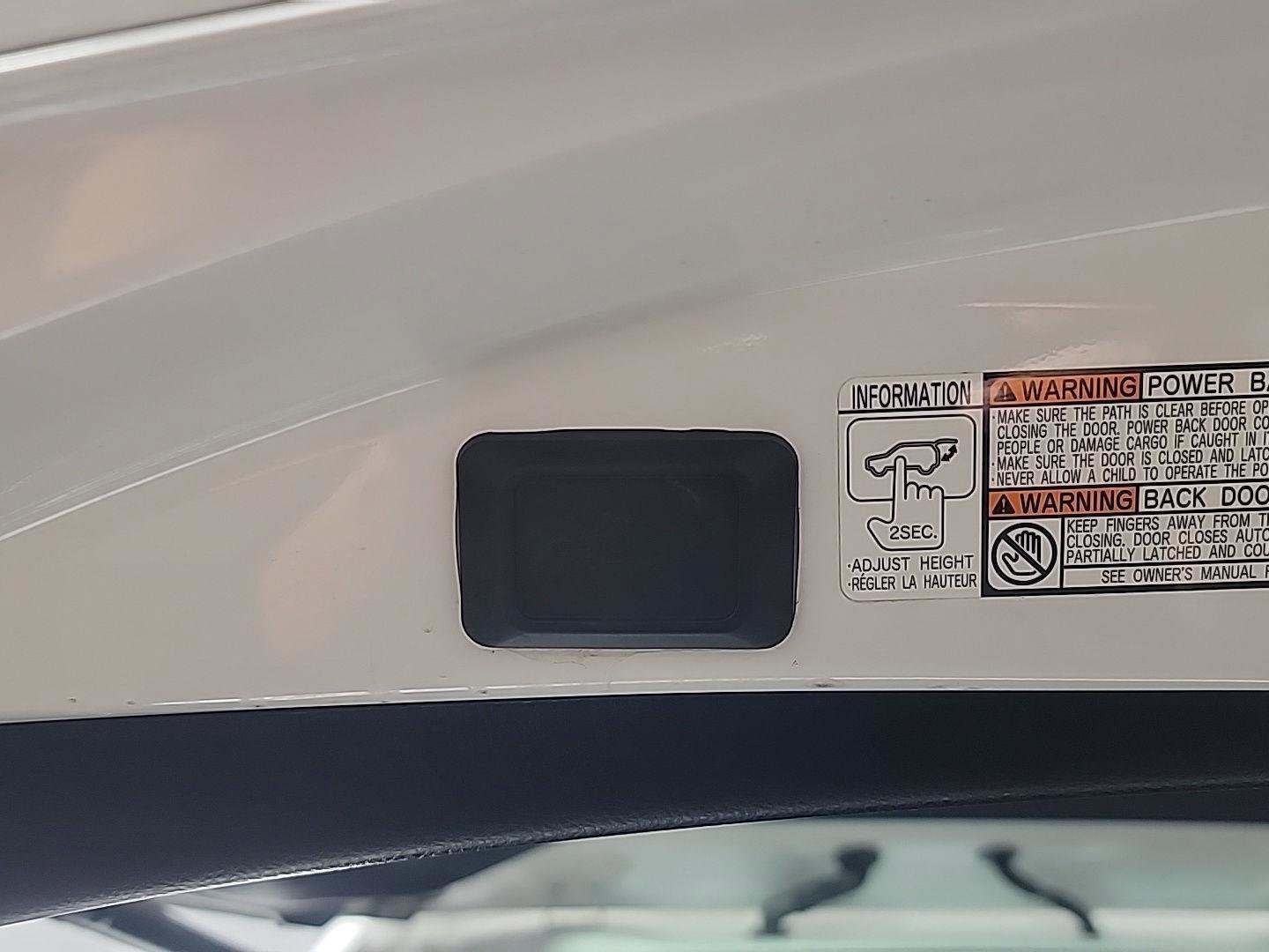 Used 2018 Toyota RAV4 SE w/ Power Extra Value Package image 10