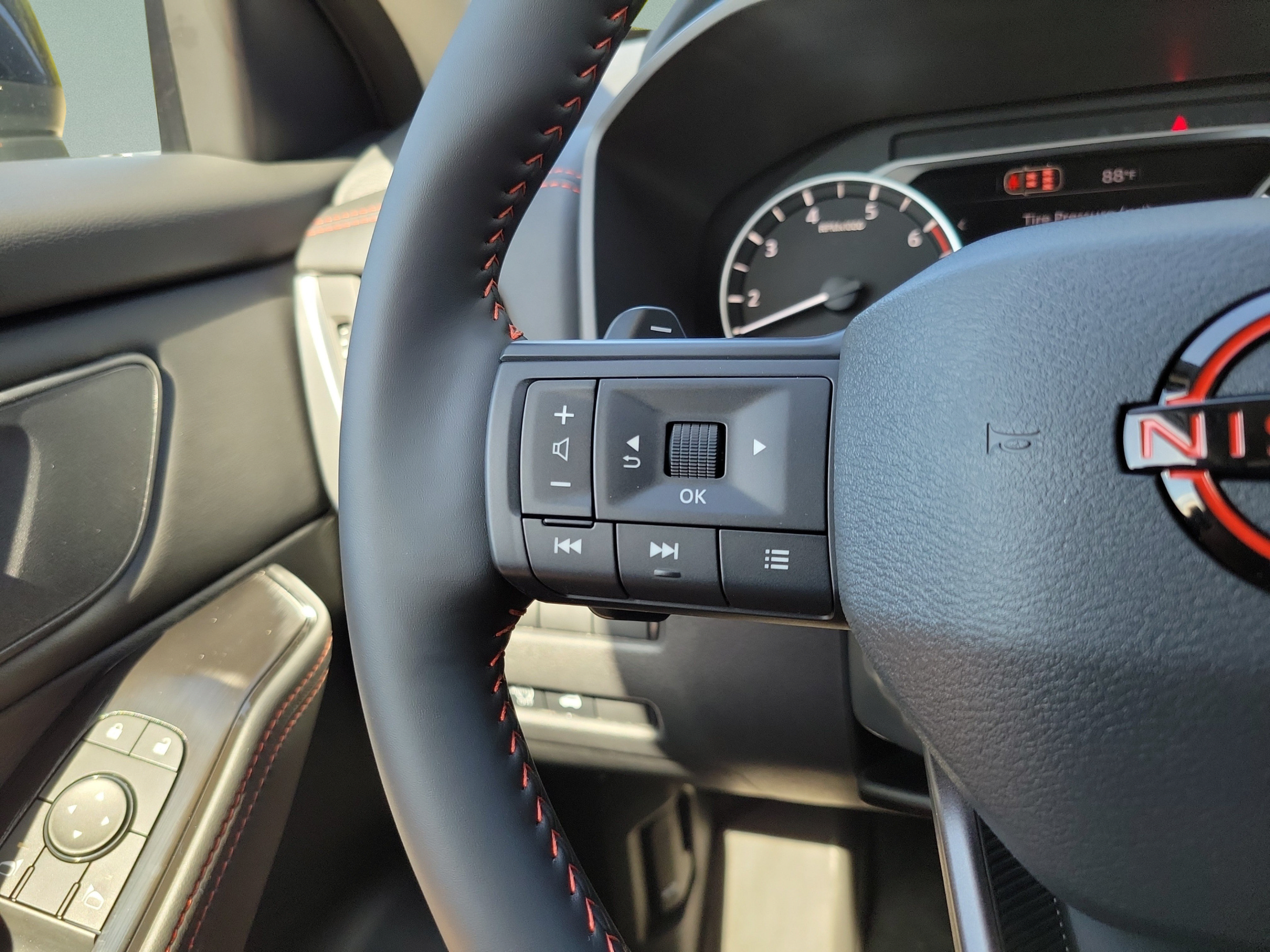 New 2026 Nissan Rogue SV AWD/4WD image 22