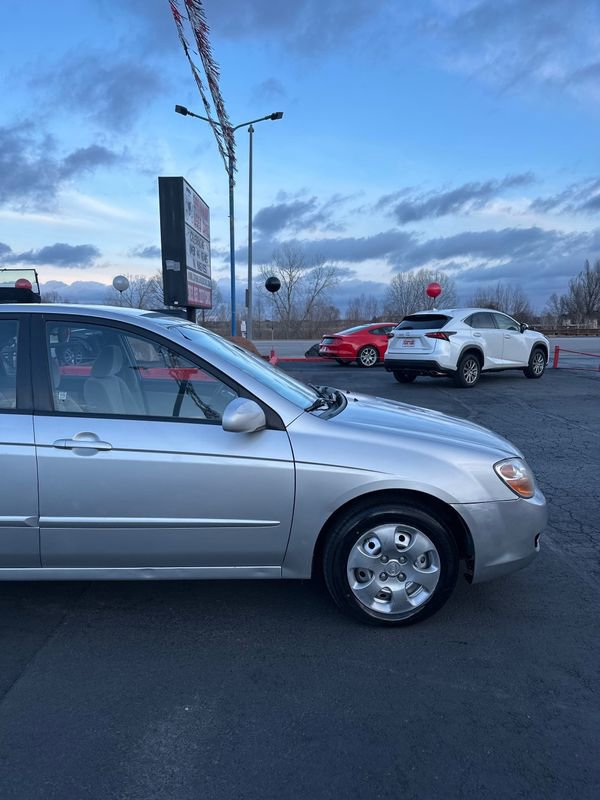 Used 2008 Kia Spectra EX image 4