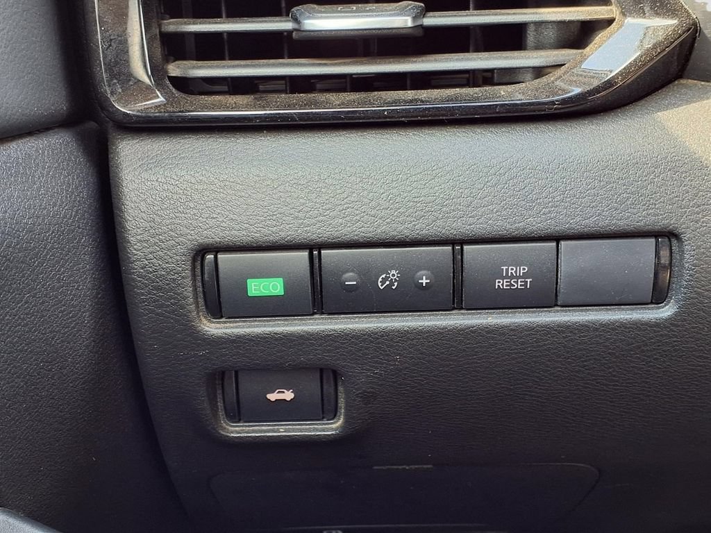 Used 2025 Nissan Sentra SV FWD image 20