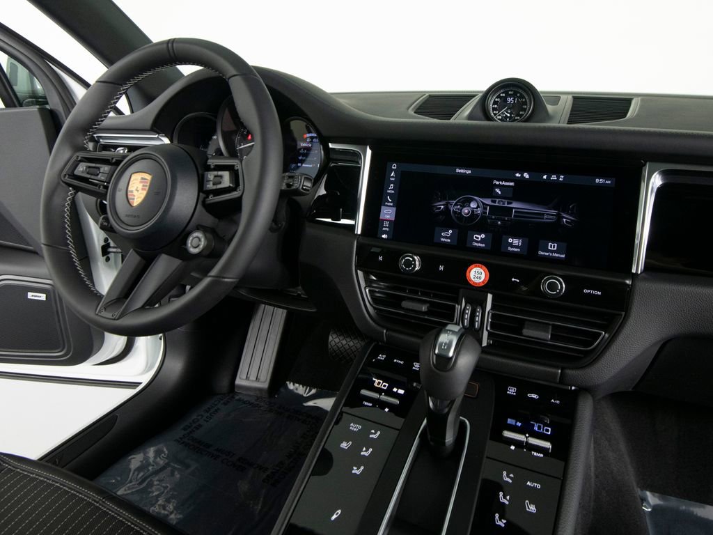 New 2026 Porsche Macan Turbo image 31