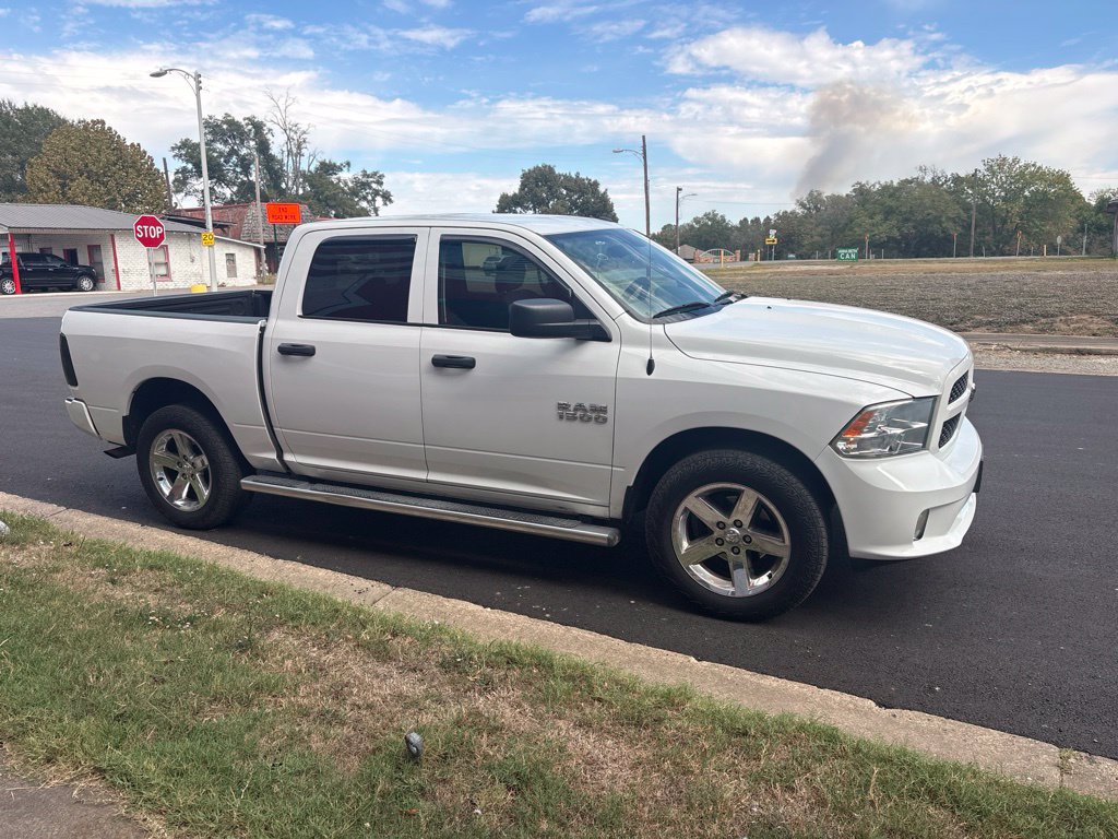 Used 2018 RAM 1500 Express w/ Express Value Package AWD/4WD image 9