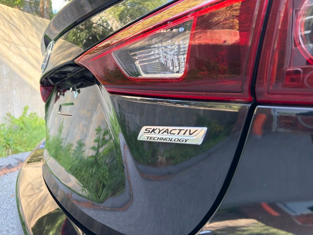 Used 2018 MAZDA MAZDA3 Touring FWD image 10