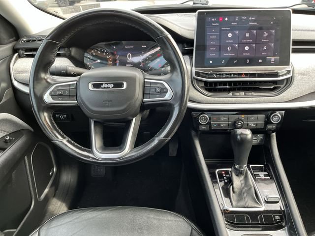 Used 2022 Jeep Compass Latitude w/ Sun and Sound Group AWD/4WD image 13