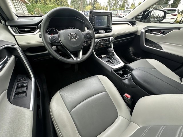 Used 2021 Toyota RAV4 XLE Premium image 13