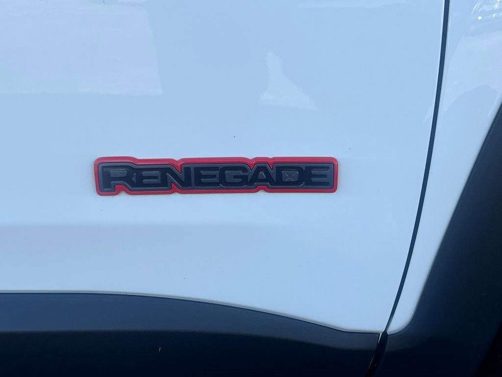 Used 2020 Jeep Renegade Trailhawk w/ Cold Weather Group AWD/4WD image 17
