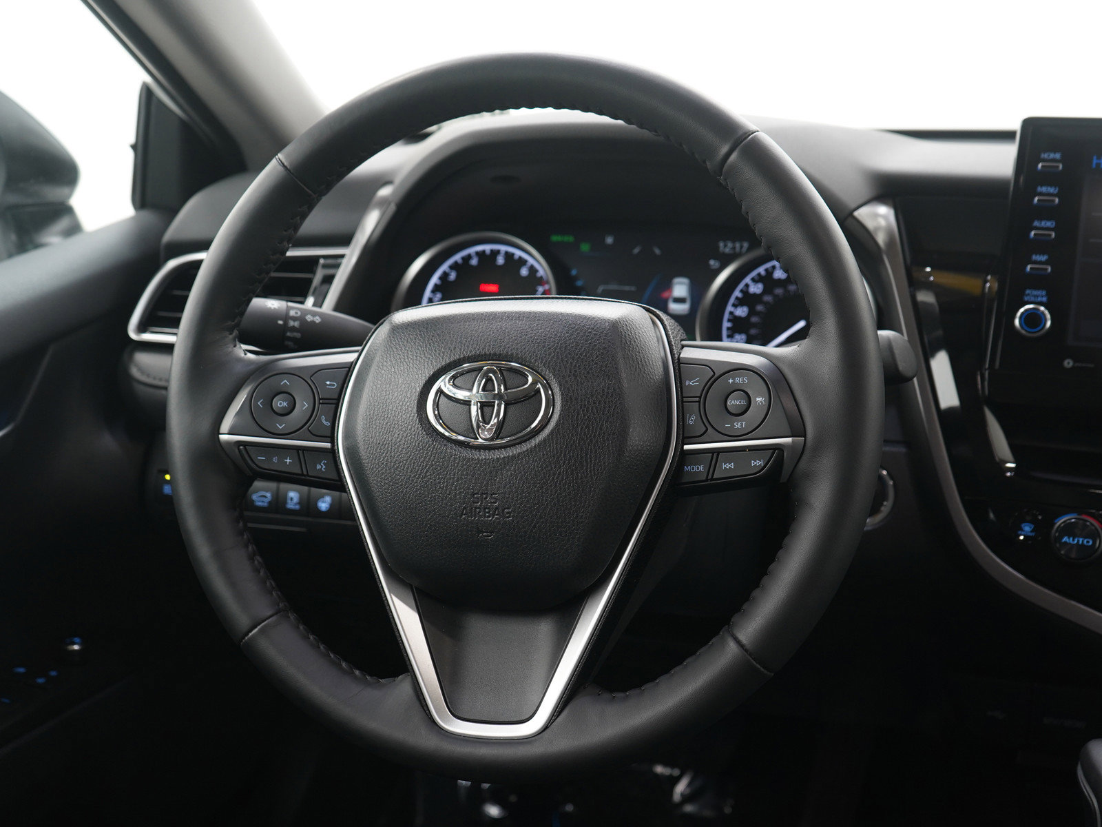 Used 2024 Toyota Camry XLE w/ Cold Weather Package image 15