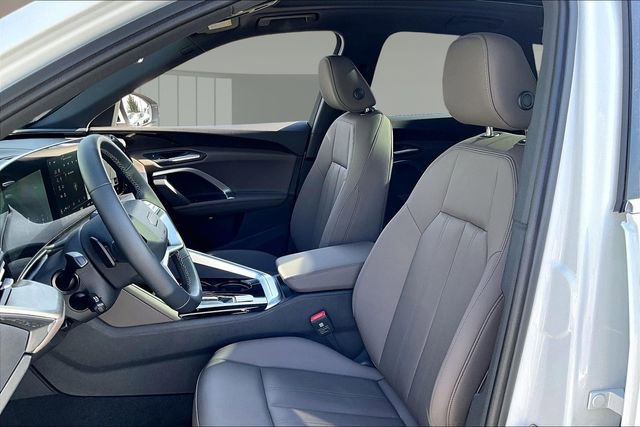 Used 2025 Audi Q5 Premium w/ Convenience Package image 21